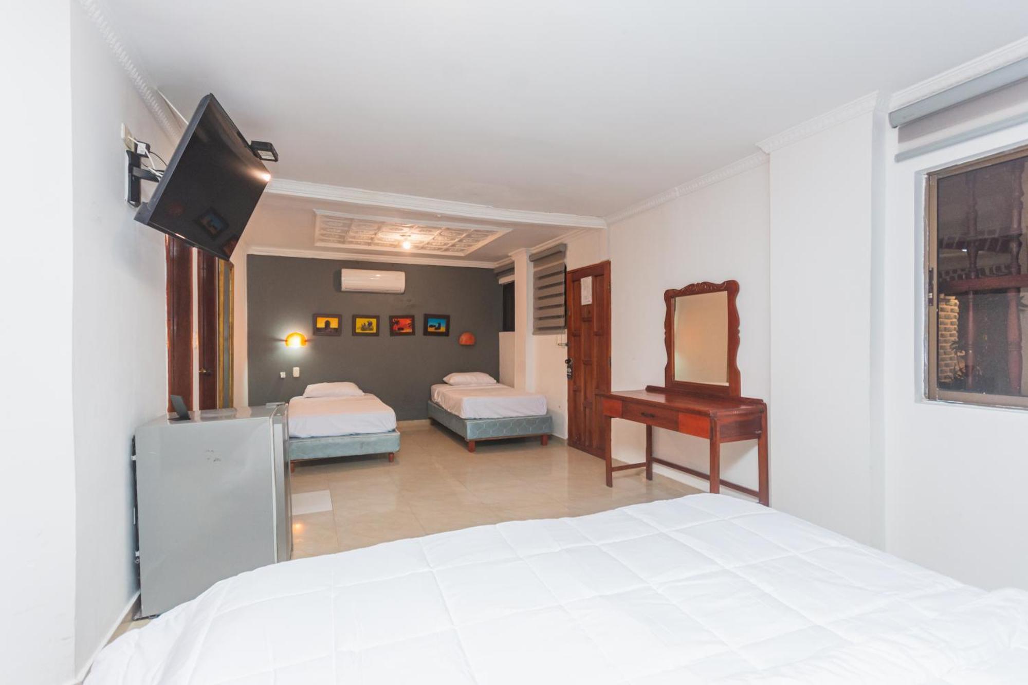 Hotel Baluarte Coast Cartagena Exterior photo